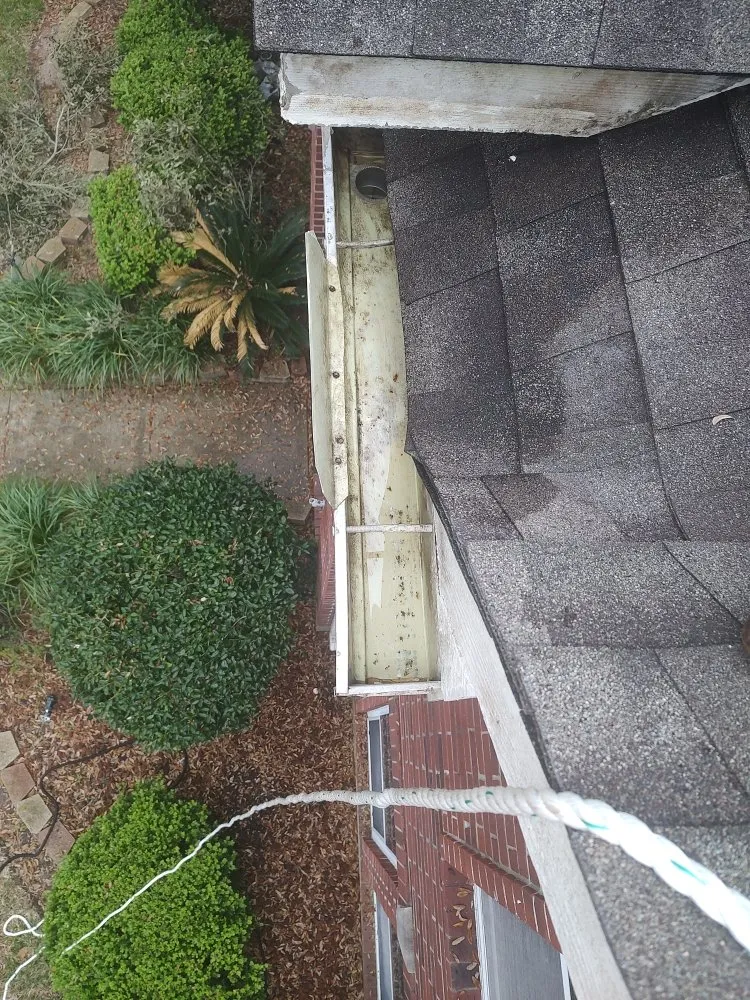 Custom lawn mowing service for outdoor upgrades across Houston, TX - Cruz Landscape And More