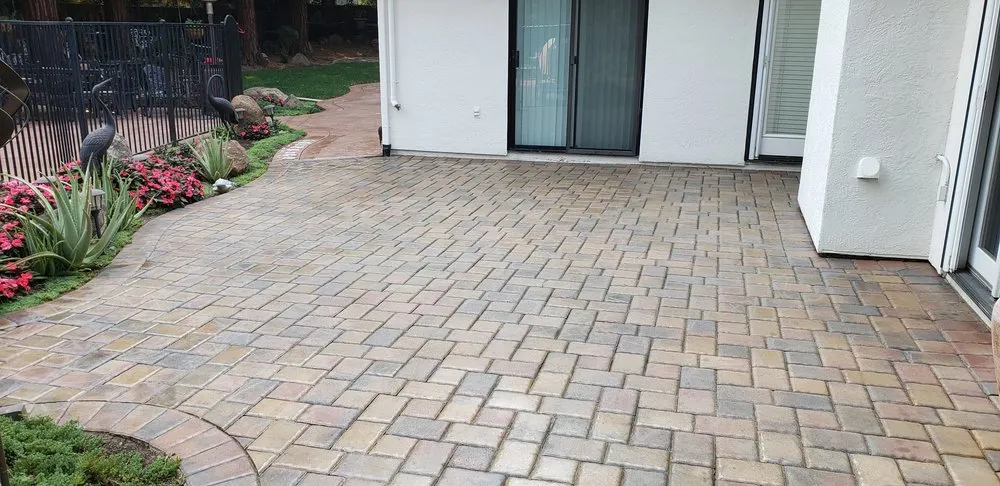 Expert yard maintenance with custom design in Sacramento, CA by Cruz Landscaping & Design