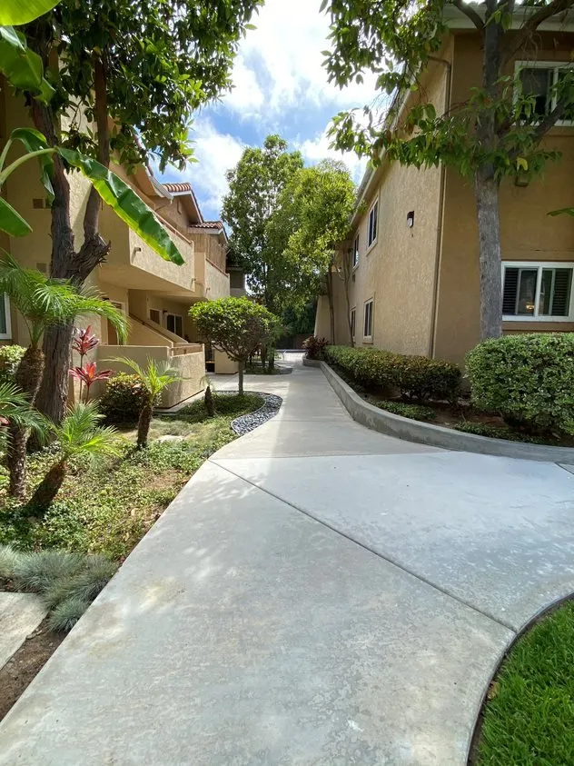 Affordable lawn care service for residential properties across San Diego, CA - Cruz Landscaping & Maintenance