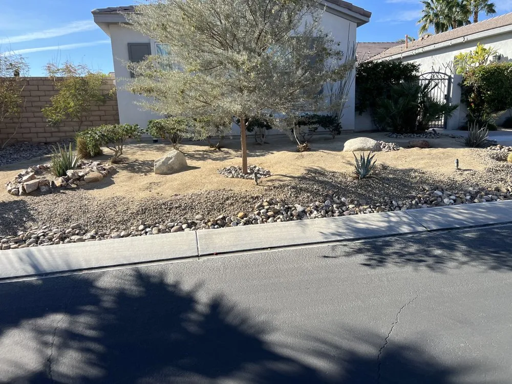 Top-rated residential landscaping for year-round maintenance in Coachella, CA by Cruz Landscaping