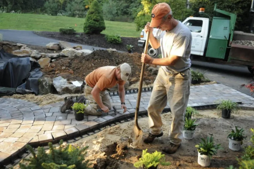 Professional garden landscaping in Knoxville, TN by Cruz Landscaping