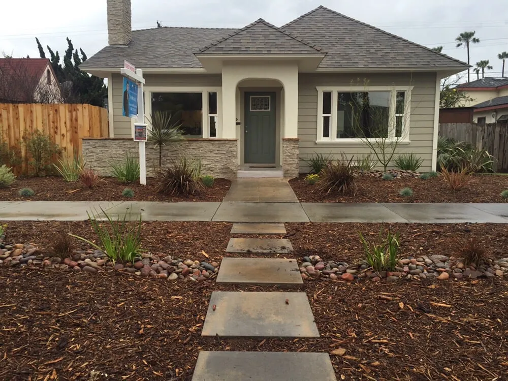 Reliable garden landscaping experts serving Oceanside, CA - CRUZ Landscaping Maintenance & Irrigation