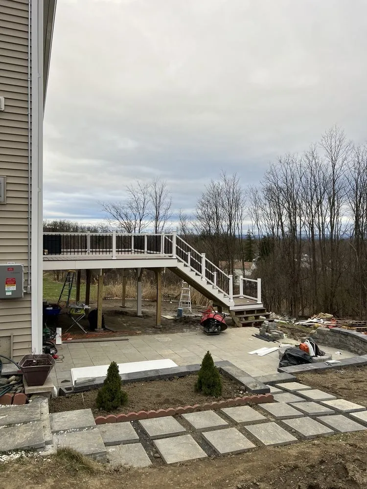 Top-rated yard maintenance experts serving Hudson, NY - Cruz Lansdcaping