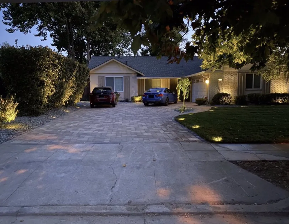 Trusted landscape design for beautiful yards in Holualoa, HI by Cruz Lawn and Landscape