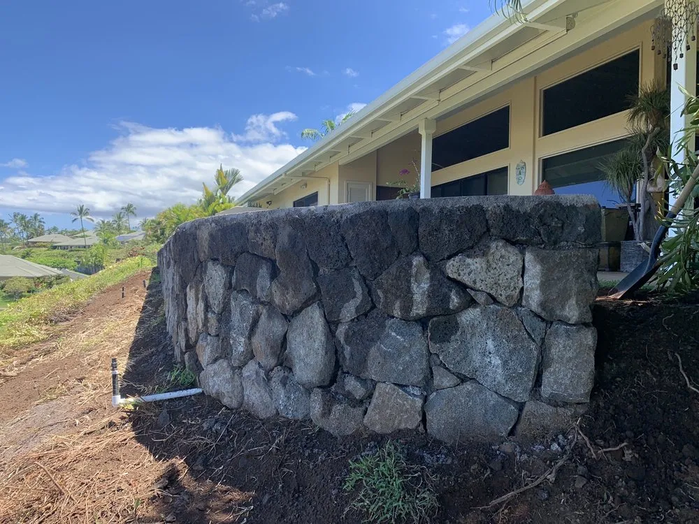 Top-rated lawn care service experts serving Holualoa, HI - Cruz Lawn and Landscape