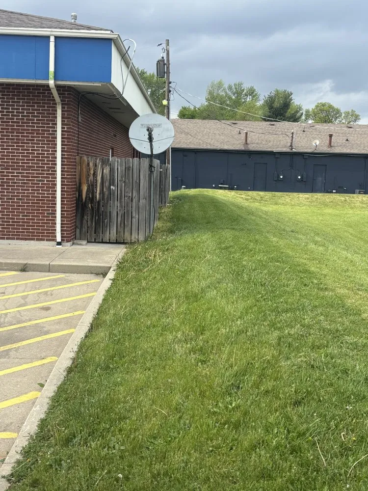 Trusted yard cleanup service for year-round maintenance in New Carlisle, OH by Cruz Lawn Care Service