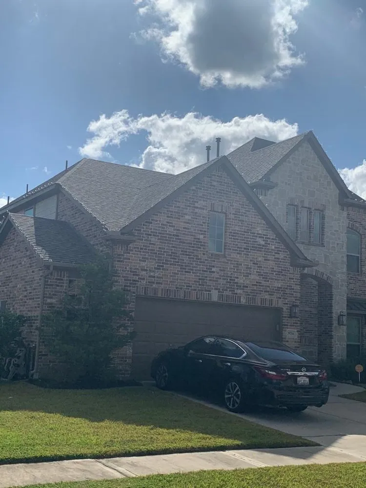 Affordable residential landscaping for year-round maintenance in Houston, TX by Cruz Lawn Service & Landscaping