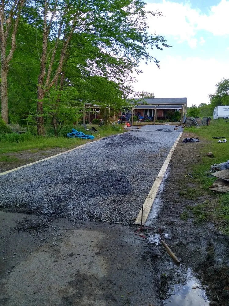 Reliable yard cleanup service for homes in Annapolis, MD by Cruz Lopez Landscaping