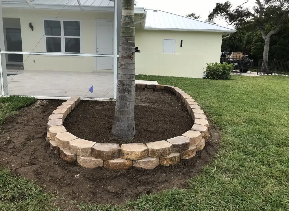 Local yard cleanup service in Fort Pierce, FL by Cruz Robles Service