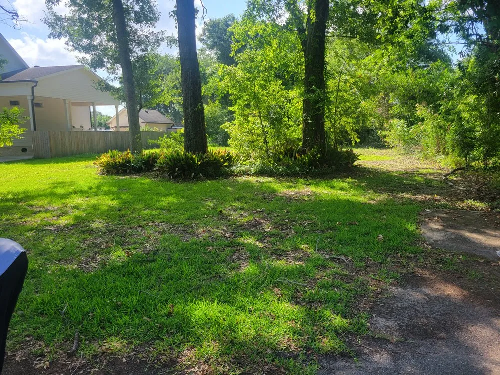 Local garden landscaping experts serving River Ridge, LA - Crystal Clear Robert Bolton