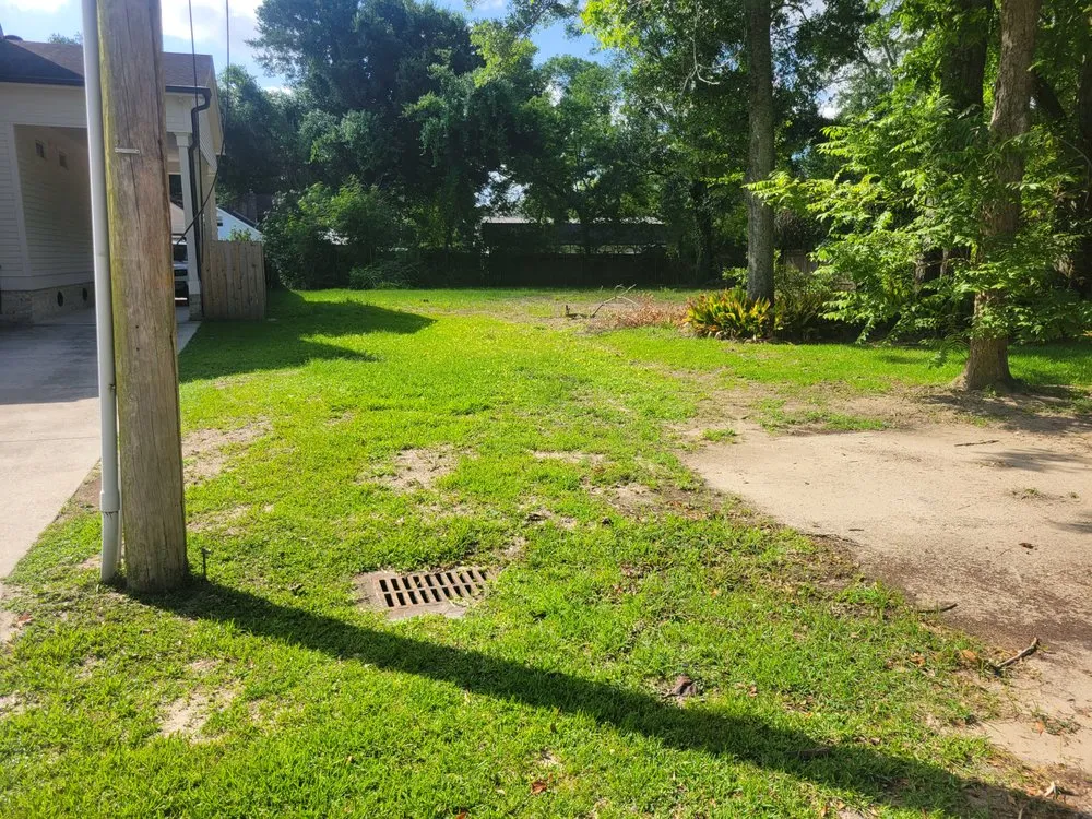 Custom landscaping services for beautiful yards across River Ridge, LA - Crystal Clear Robert Bolton