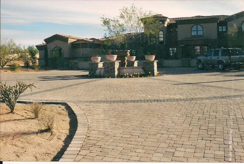 Expert yard maintenance in Phoenix, AZ - Crystal Green Landscaping
