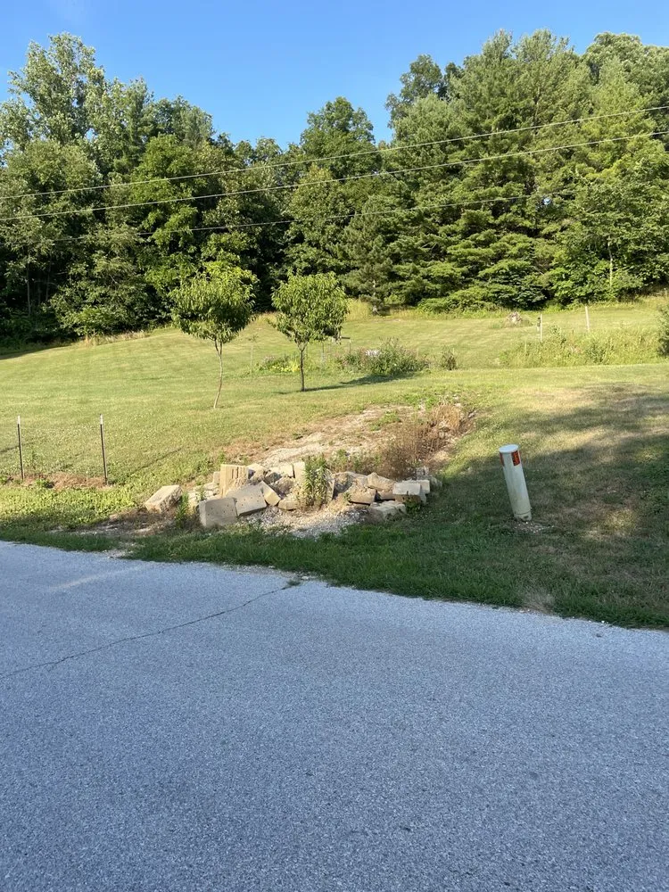 Top-rated yard maintenance with custom design across Franklin, IN - Crystal Vision