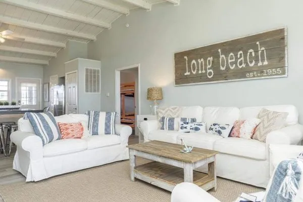 Crystal's House Cleaning Service Logo