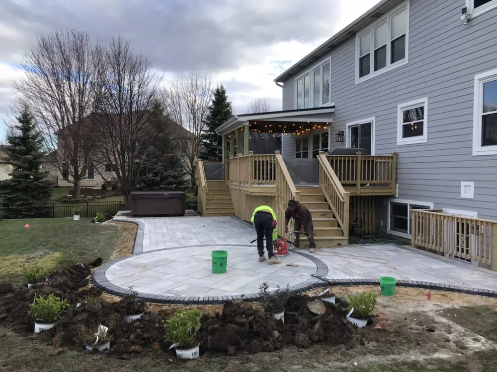Professional residential landscaping in Oswego, IL by CS Enterprise Landscaping