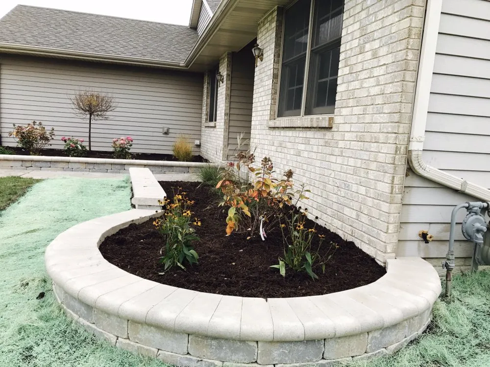 Reliable lawn mowing service experts serving Oswego, IL - CS Enterprise Landscaping