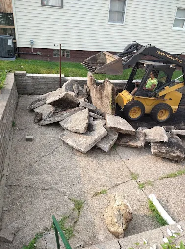 Custom lawn mowing service in Oakdale, PA by CS Landcare