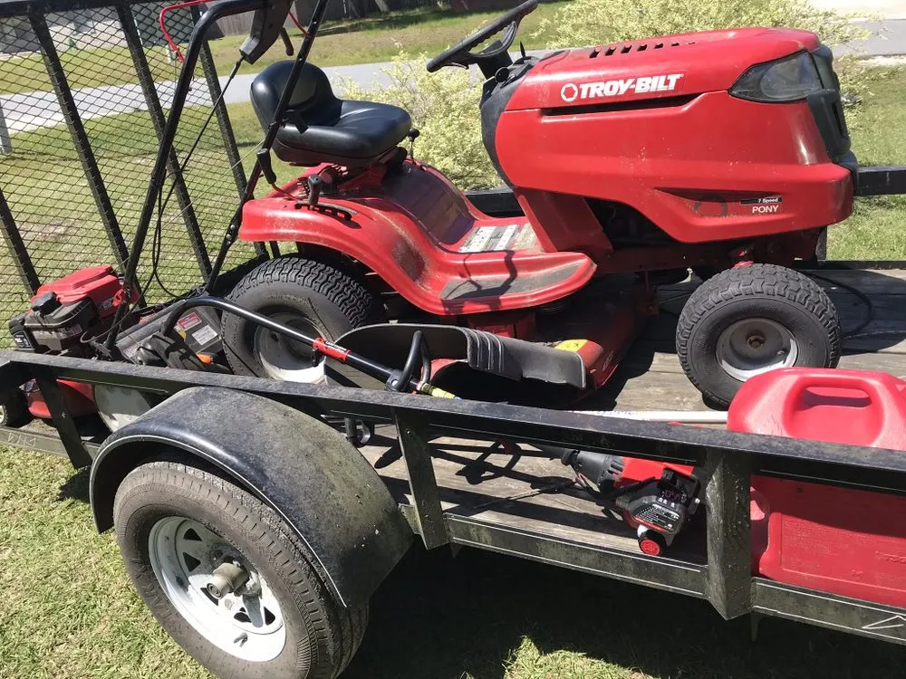 Custom yard maintenance experts serving Hinesville, GA - C’s Lawncare