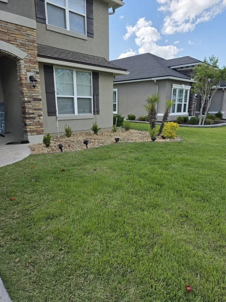 Expert yard maintenance for year-round maintenance across Jacksonville, FL - CSI Florida Landscaping