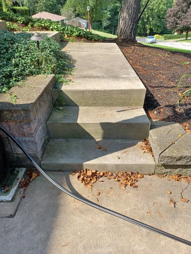 Reliable yard maintenance for year-round maintenance in New Kensington, PA by Cside cuts