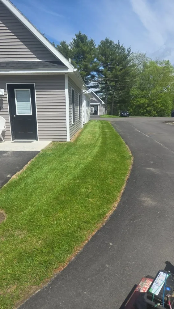 Professional lawn mowing service in Bangor, ME - CSK Lawncare