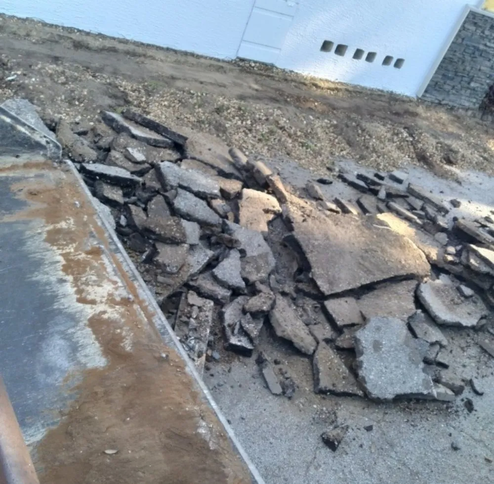 Custom landscape installation in Lecanto, FL by CSM Demolition & Cleanouts