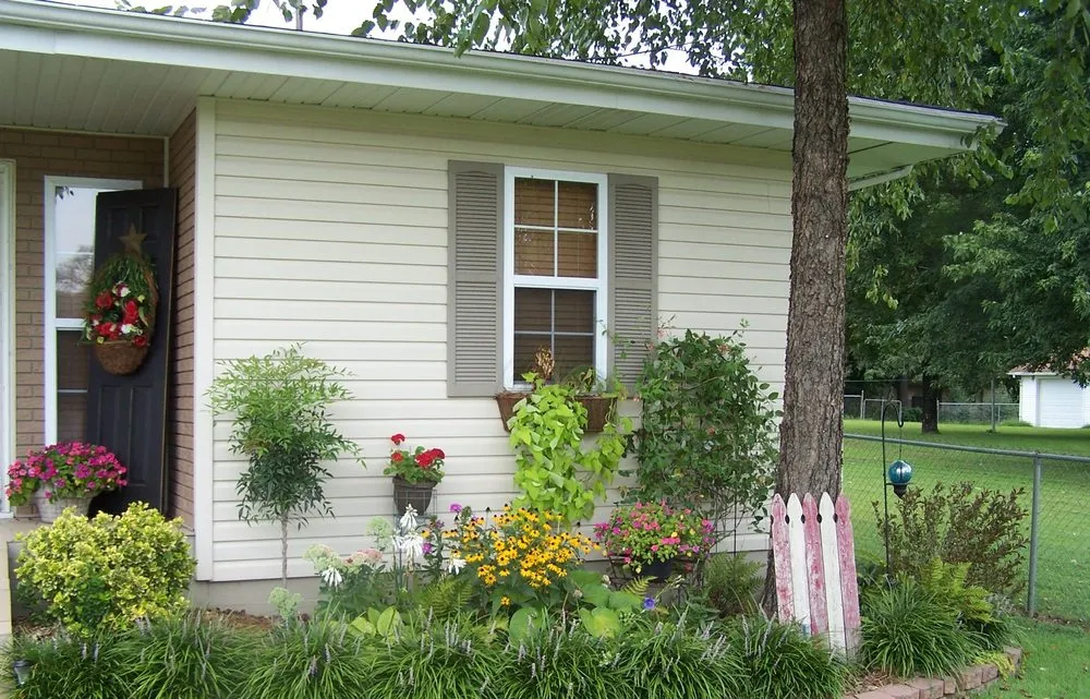 Custom residential landscaping in Waynesville, MO - CSMO Lawn Care