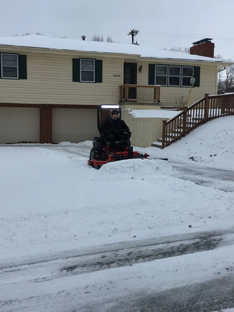 Affordable lawn mowing service in Bethany, MO - CSR Lawn Service