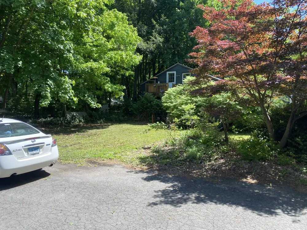 Custom lawn mowing service in Meriden, CT - CT Classic Lawn Care