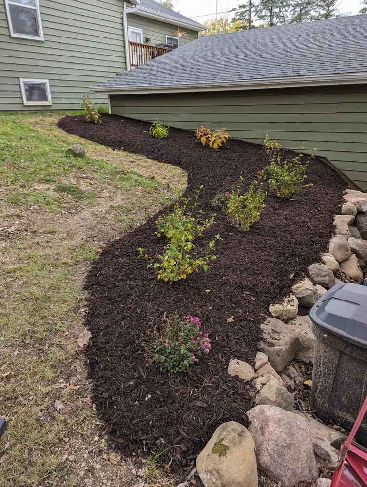 Professional landscaping services experts serving New Berlin, WI - CT Landscaping
