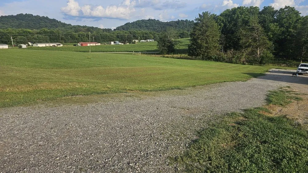 Professional lawn care service in Lenoir City, TN - C&T Lawn Care