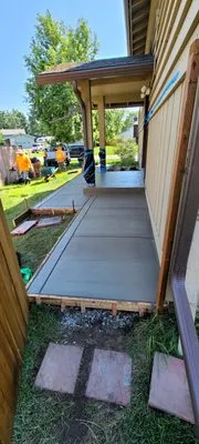 CTR Landscape & Concrete Logo