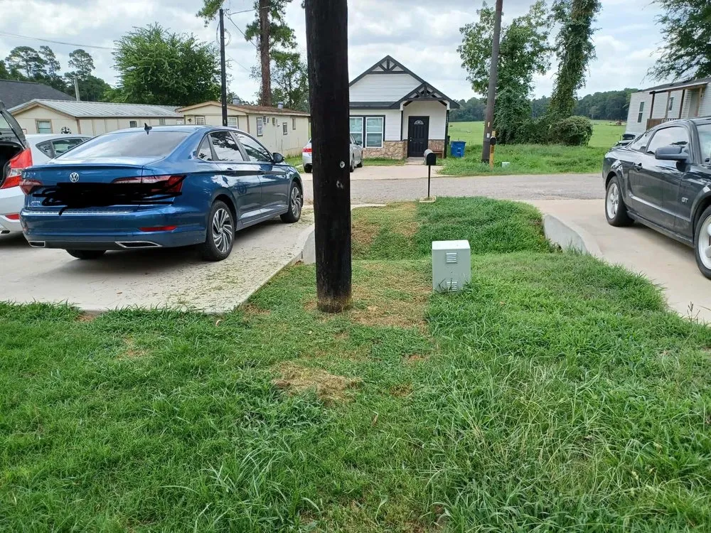 Reliable lawn care service experts serving Montgomery, TX - Cuellos Lawn Enforcement