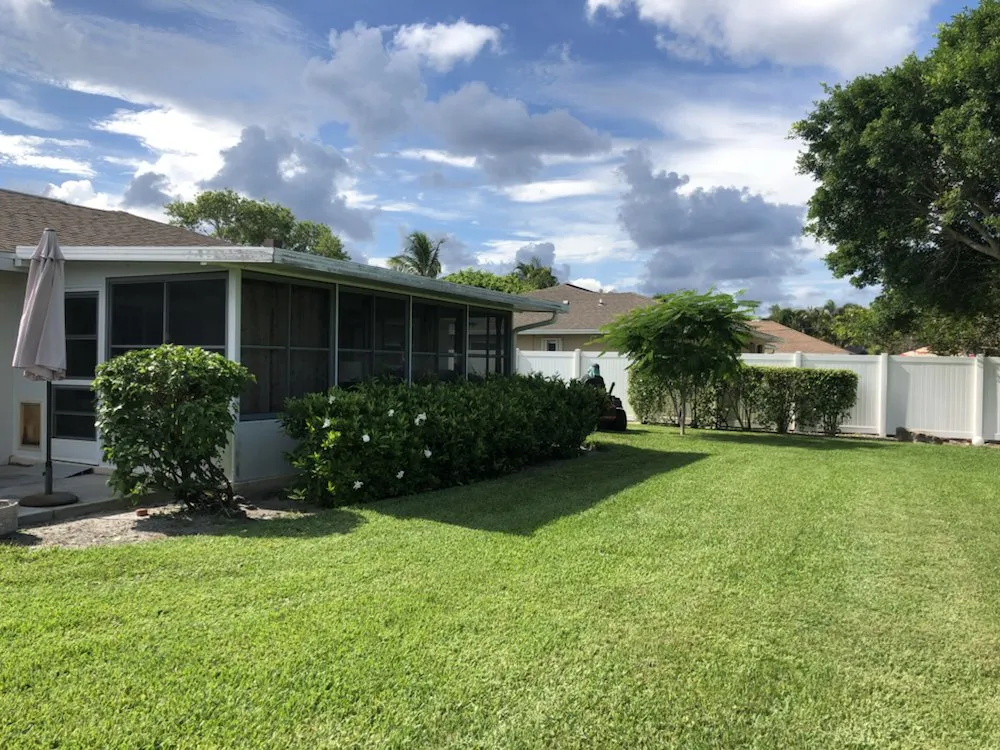 Custom yard cleanup service in Naples, FL by Cueva Lawncare