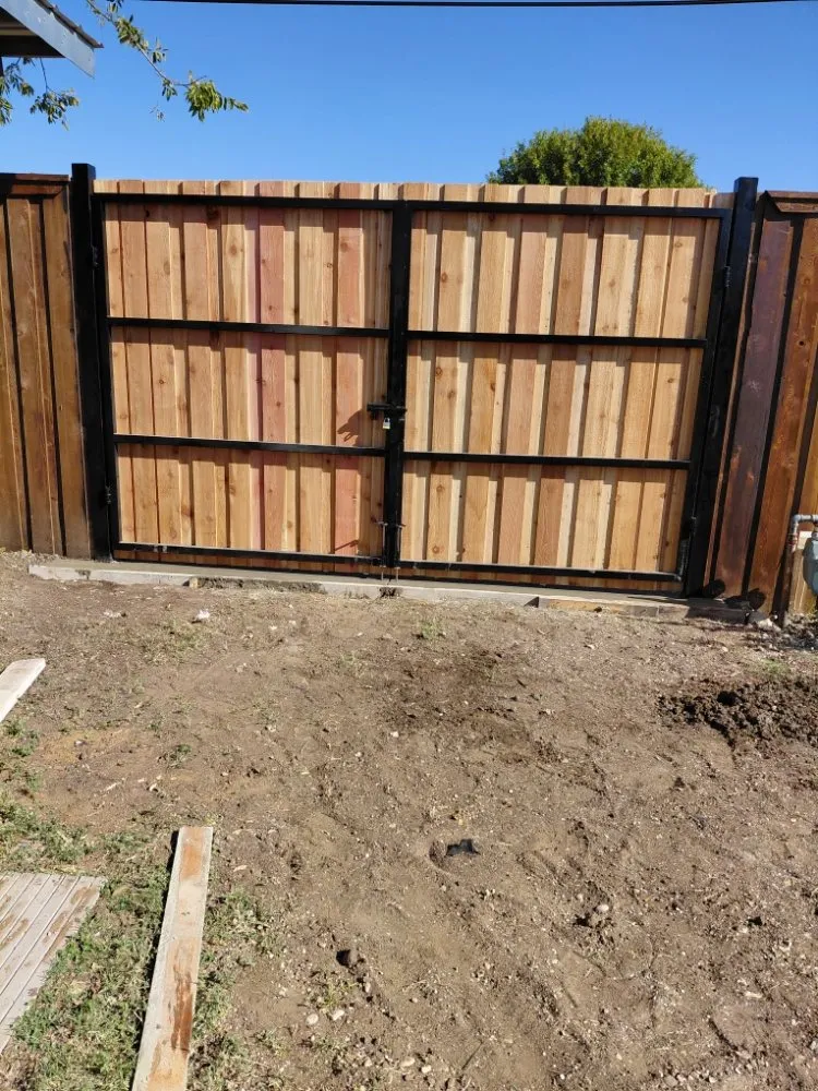 Local lawn mowing service for residential properties across Dallas, TX - Cuevas Landscaping & Concrete