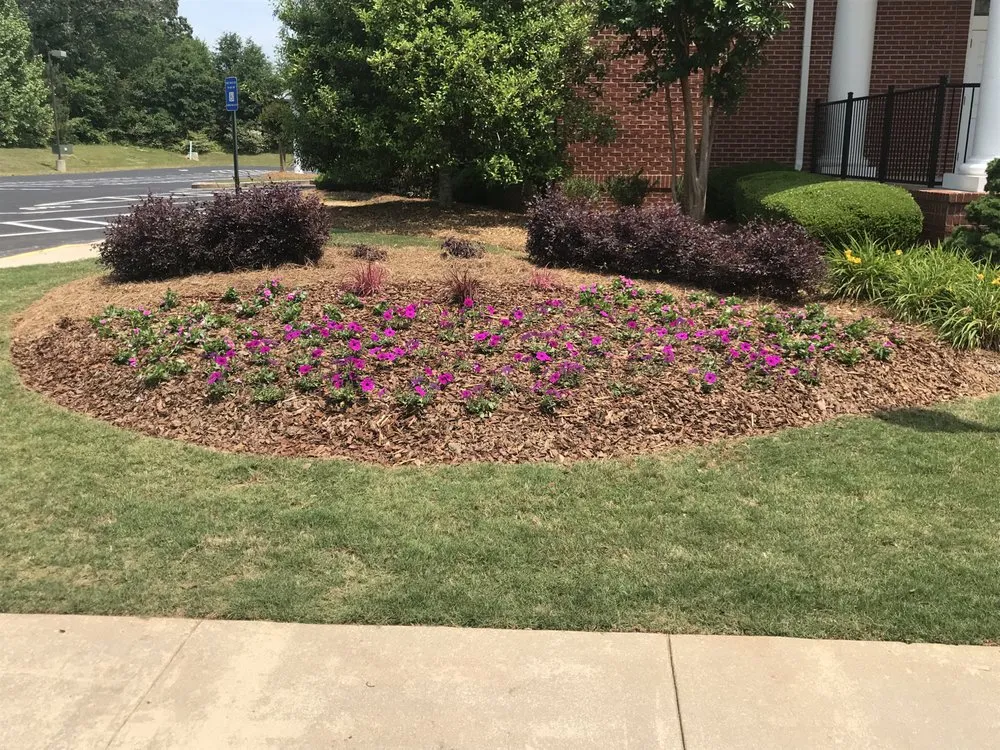 Affordable yard maintenance in Cumming, GA - Cumming Lawn Service