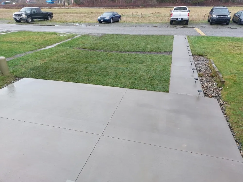 Custom lawn mowing service experts serving Lynden, WA - Cummings Concrete