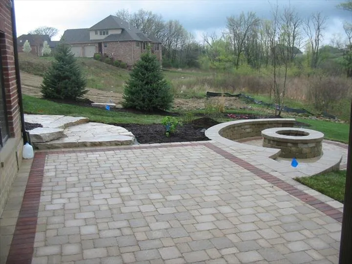 Trusted yard maintenance for beautiful yards in Crown Point, IN by Cummings Landscape