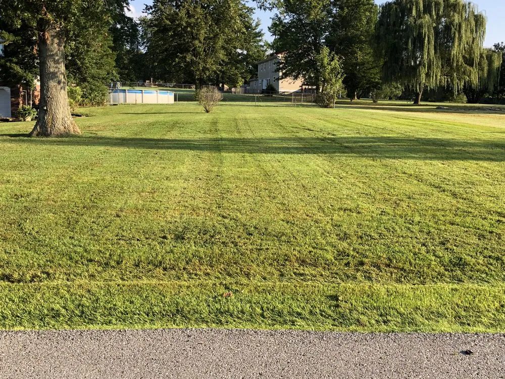 Reliable lawn mowing service in Hopkinsville, KY - Cummings Lawn Care