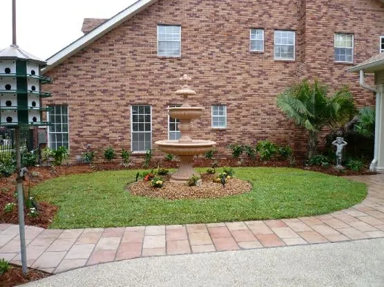 Reliable yard maintenance for year-round maintenance across Kenner, LA - Curb A Garden Landscape