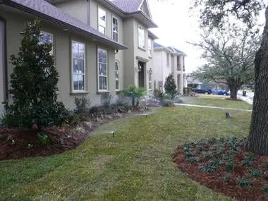 Custom lawn mowing service in Kenner, LA - Curb A Garden Landscape