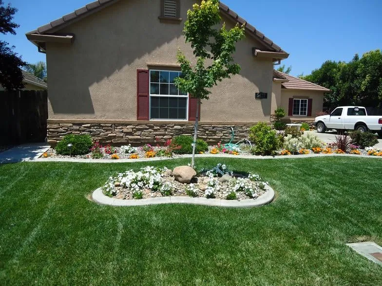 Professional garden landscaping experts serving Escalon, CA - Curb A Lawn