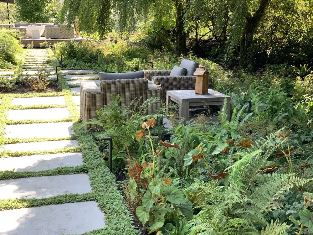 Top-rated yard maintenance for beautiful yards in Seattle, WA by Curb Appeal Gardener