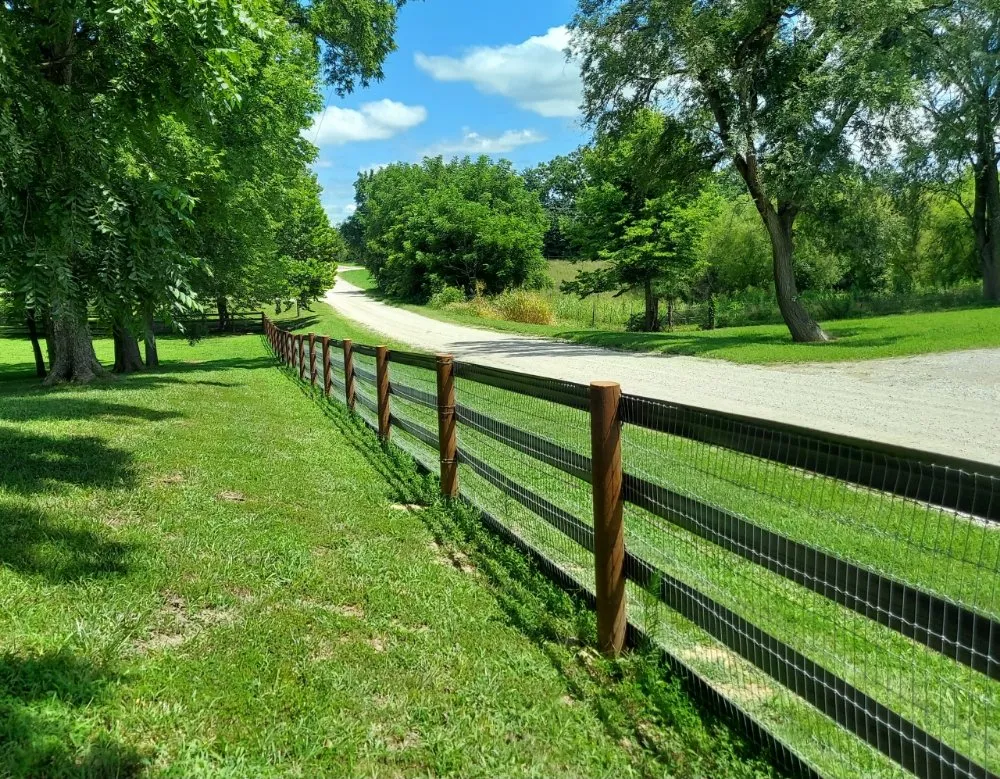 Local residential landscaping in Tonganoxie, KS - Curb Appeal Home & Lawn