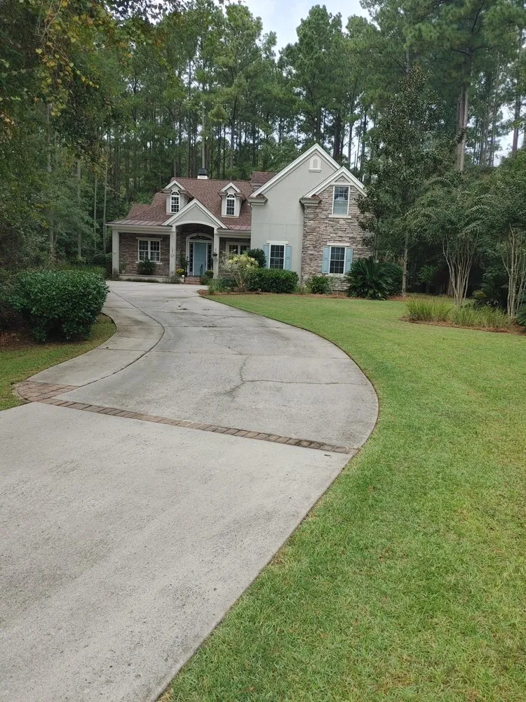 Professional garden landscaping in Okatie, SC by Curb Appeal Landscape Maintenance