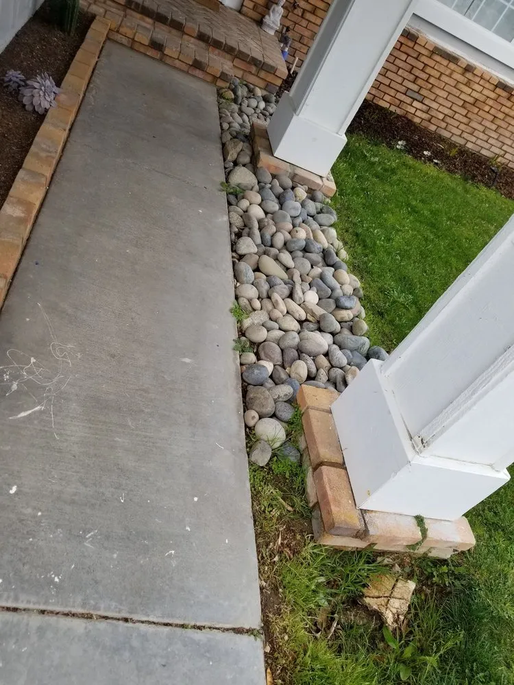 Expert outdoor landscaping experts serving Lancaster, CA - Curb Crafters