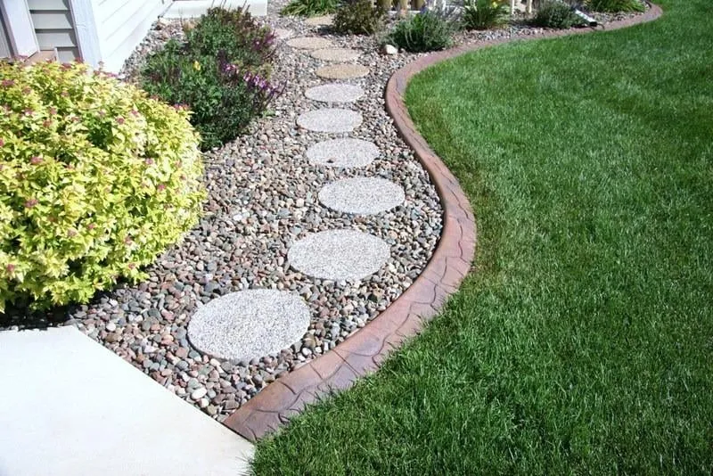 Custom outdoor landscaping for beautiful yards in Buffalo, MN by Curb Creations