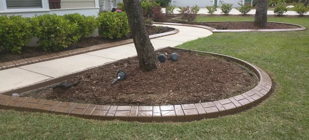 Reliable yard maintenance in Summerville, SC by Curb-Crete