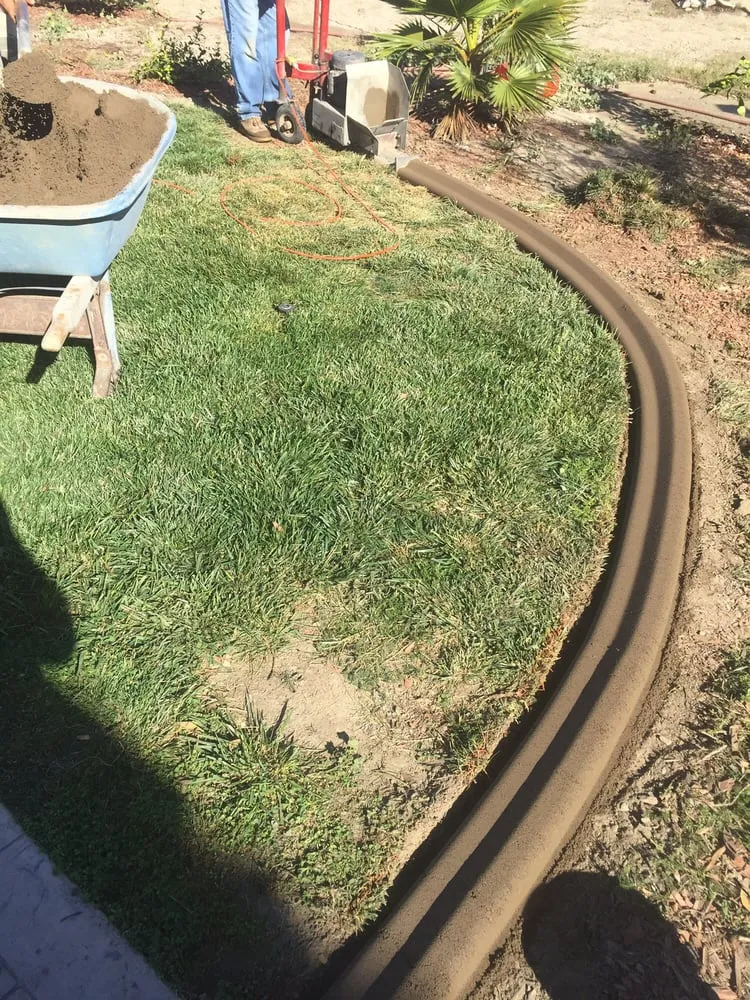 Custom landscape installation experts serving Lake Elsinore, CA - Curb Guy Lawn Curbing #758384