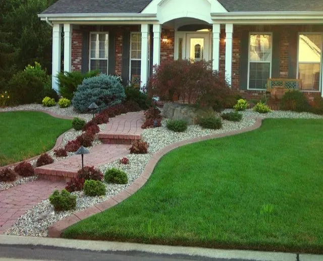 Local lawn mowing service in Winter Springs, FL by Curb Styles